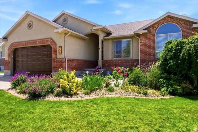 955 W 25 N, Clearfield, UT 84015 Main Photo