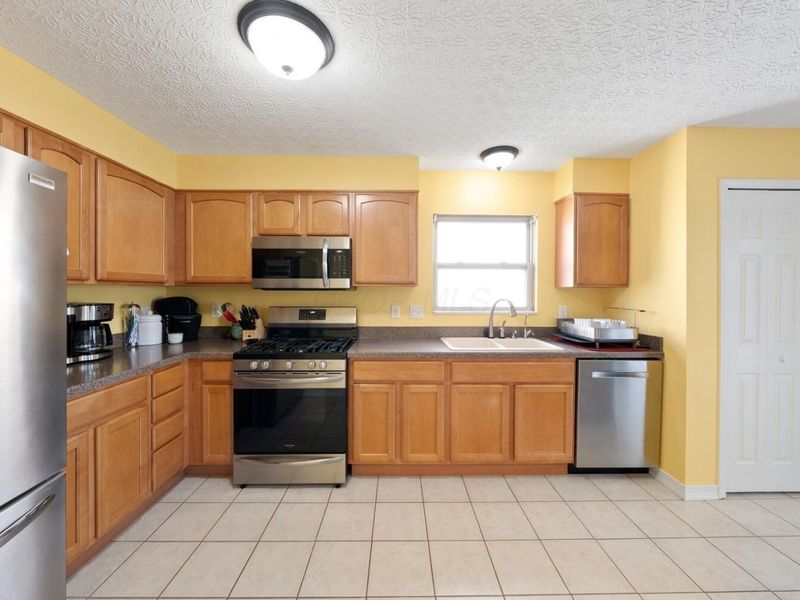 5832 Heirship Court , Hilliard, OH 43026 Photo 20