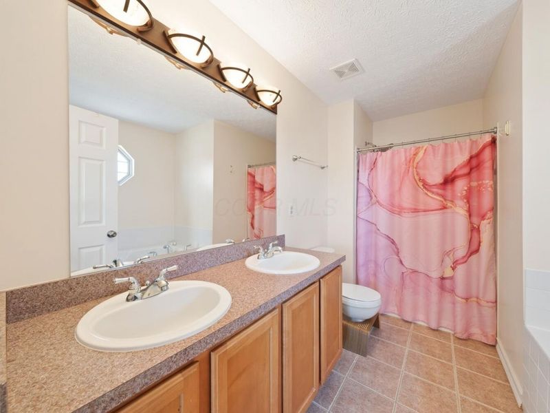 5832 Heirship Court , Hilliard, OH 43026 Photo 37