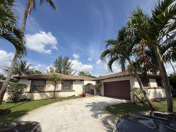 915 Ryanwood Drive, Lake Belvedere Estates, FL 33413