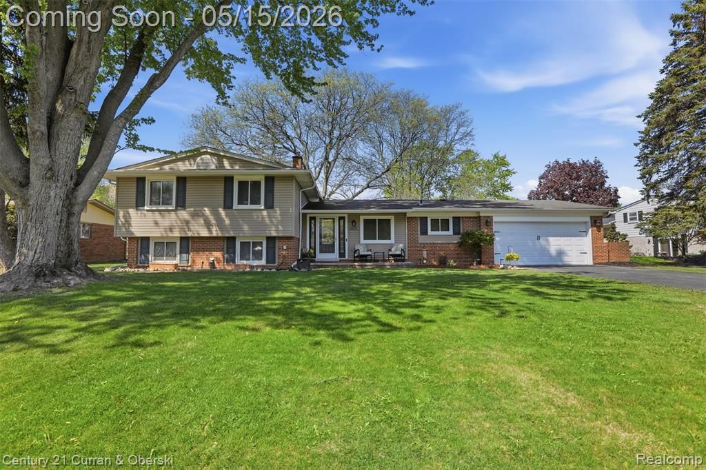 6632 Pine Eagle Ln Street, West Bloomfield Township, MI 48322 Main Photo