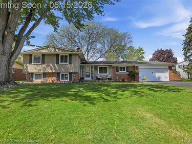 6632 PINE EAGLE LN Street, West Bloomfield Twp, MI 48322