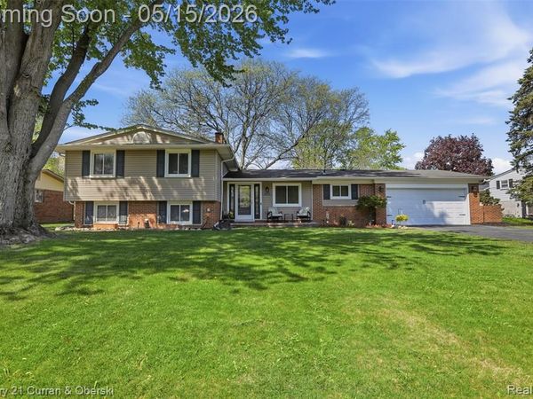 6632 PINE EAGLE LN Street, West Bloomfield Twp, MI 48322