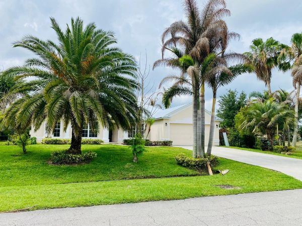 5952 NW Baynard Drive, Port St. Lucie, FL 34986