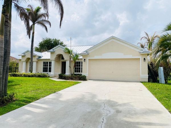 5952 NW Baynard Drive, Port St. Lucie, FL 34986