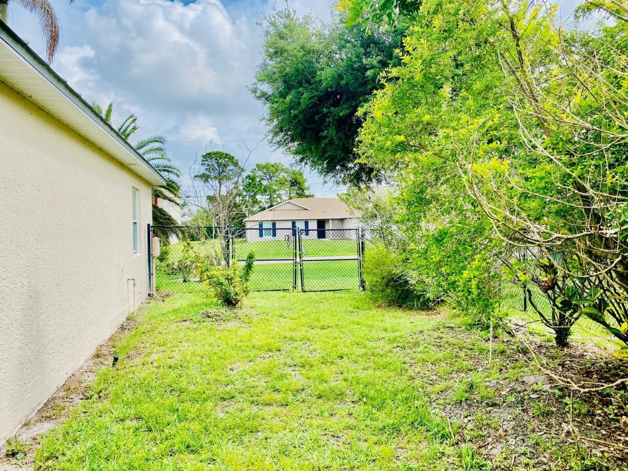5952 NW Baynard Drive, Port Saint Lucie, FL 34986 Photo