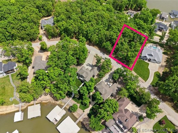 1697 Via Appia Road, Sunrise Beach, MO 65079