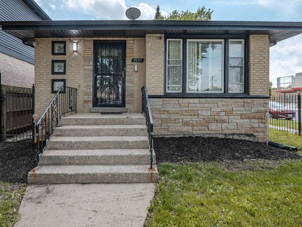 5133 W Monroe Street , Chicago, IL 60644