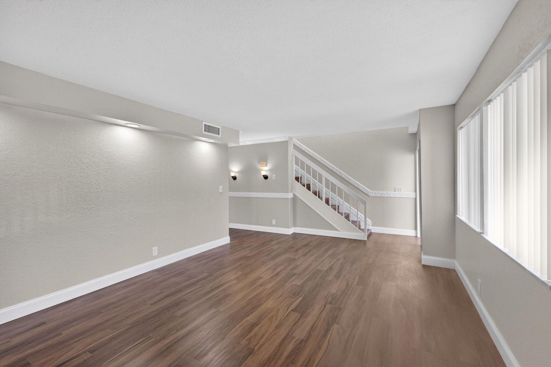 32 Wimbledon Lake, Unit 221, Plantation, FL 33324 Photo
