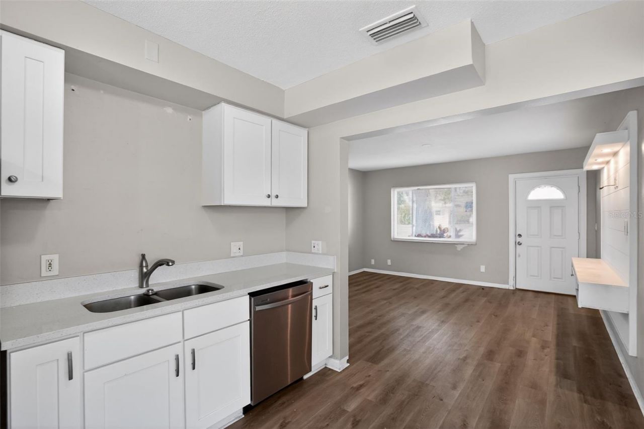 3300 Kingston Street N, Saint Petersburg, FL 33713 Photo