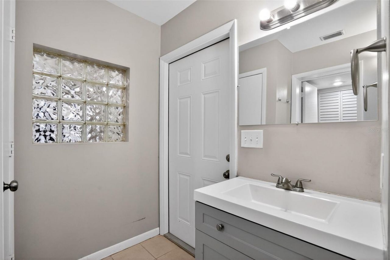3300 Kingston Street N, Saint Petersburg, FL 33713 Photo