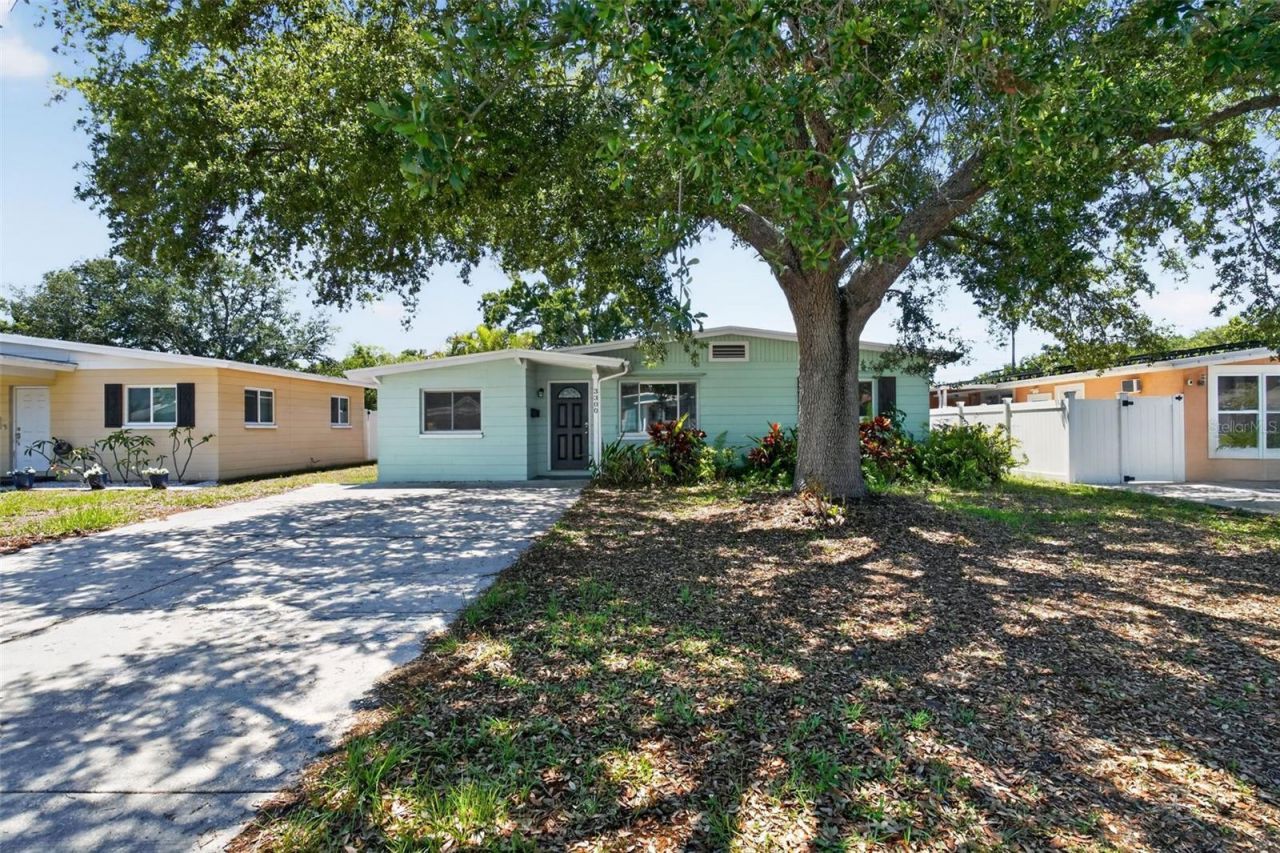 3300 Kingston Street N, Saint Petersburg, FL 33713 Photo