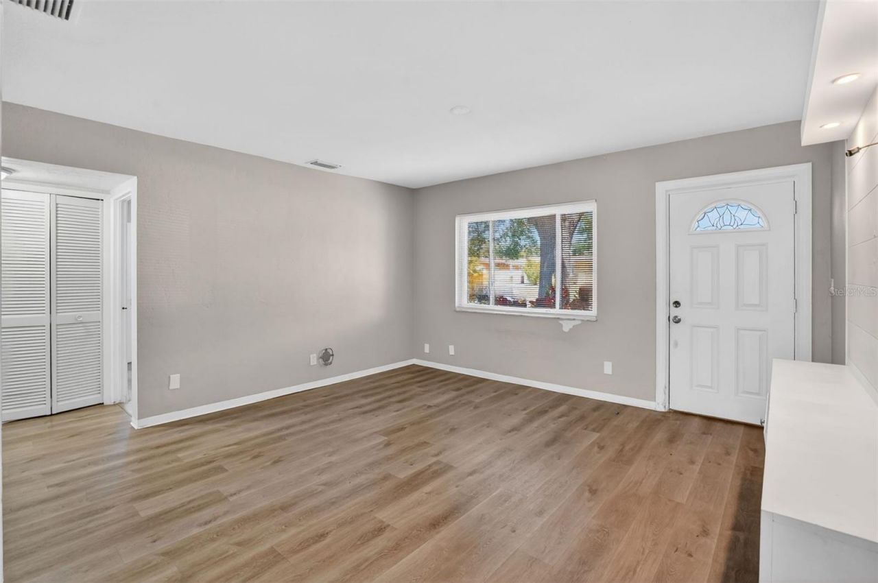 3300 Kingston Street N, Saint Petersburg, FL 33713 Photo