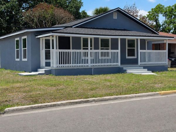 201 DR J A WILTSHIRE AVENUE W, LAKE WALES, FL 33853