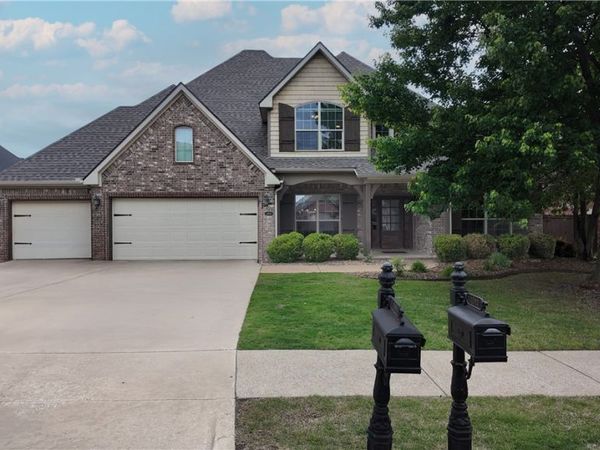 4904 SW Ridge Mont Road, Bentonville, AR 72713