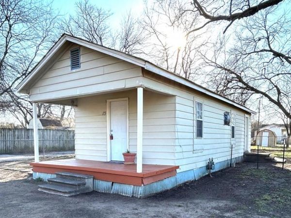 15 E N Street, Ardmore, OK 73401