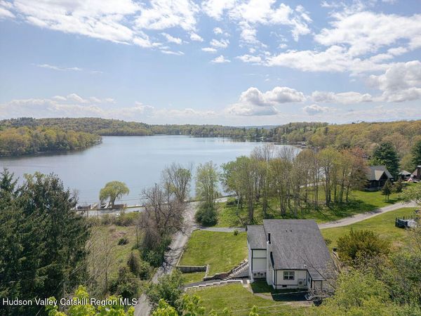 6 Wang Drive, Craryville, NY 12521
