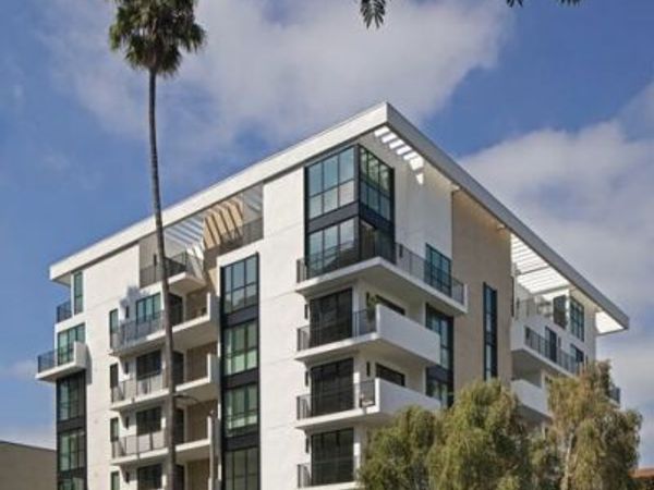 105 S Doheny Drive, Unit 305, Los Angeles, CA 90048