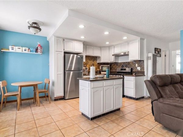 3325 Santa Fe Avenue, Unit 110, Long Beach, CA 90810