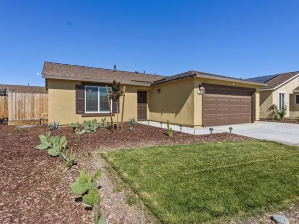 395 Yandris Court, Los Banos, CA 93635