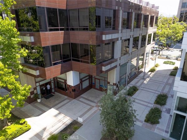 525 N Brand Boulevard, Glendale, CA 91203