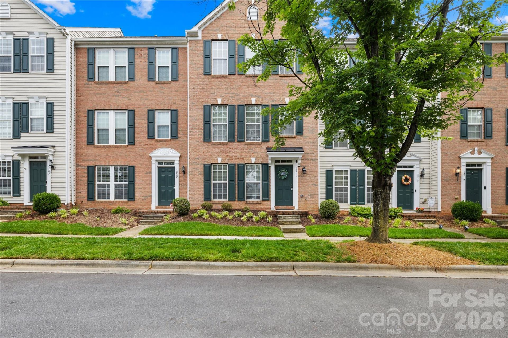 15711 King Louis Court , Charlotte, NC 28277 Main Photo