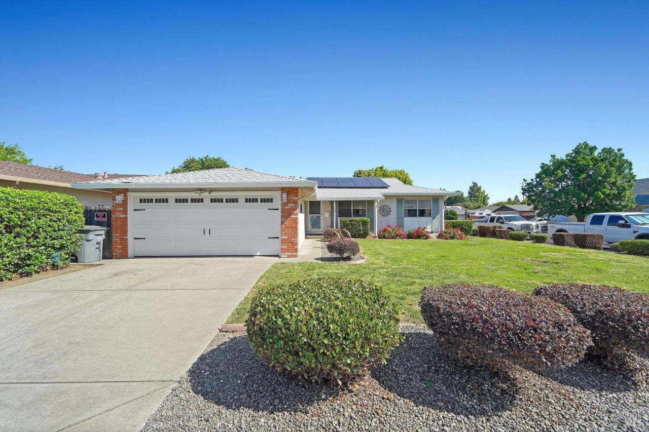 130 Donner Drive, Vacaville, CA 95687 Main Photo