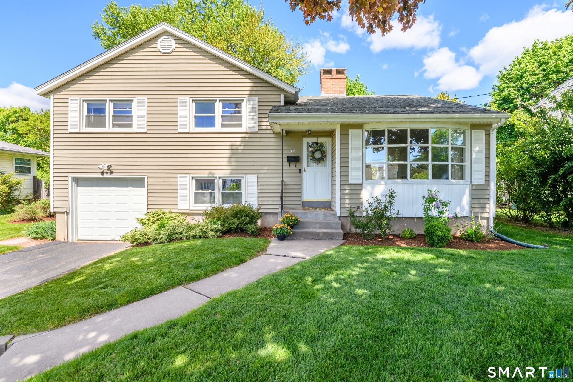 35 High Ridge, Newington, CT 06111 Main Photo