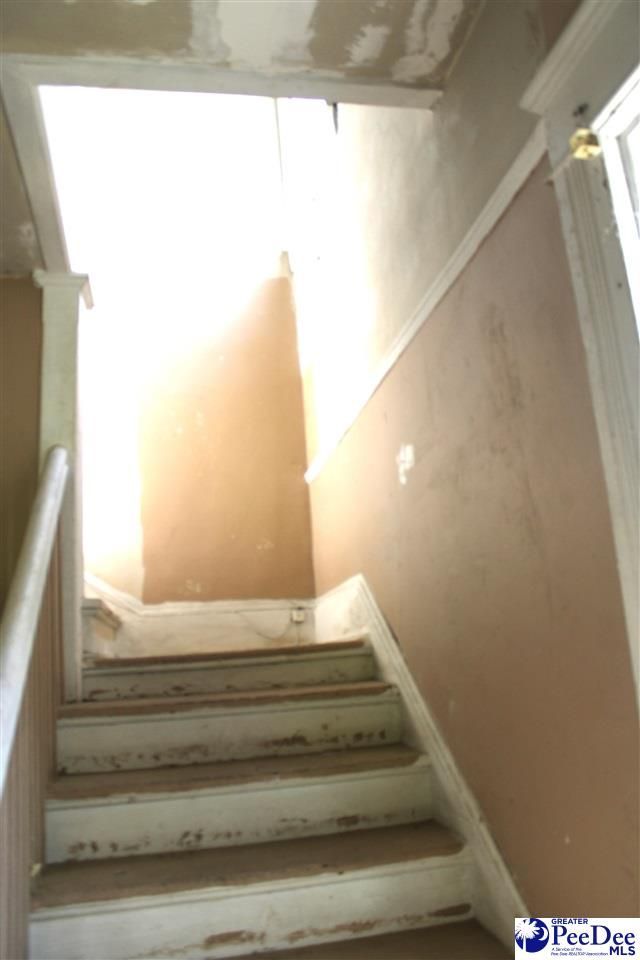 383 W Broad St. Photo 20