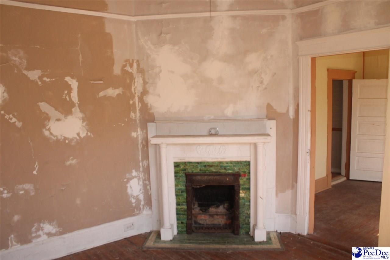 383 W Broad St. Photo 8