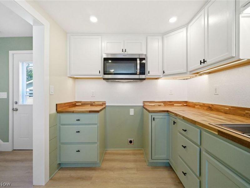 241 King Street, Fairport Harbor, OH 44077 Photo 11