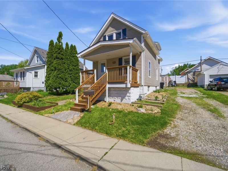 241 King Street, Fairport Harbor, OH 44077 Photo 2