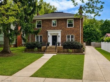 2798 Corydon Road, Cleveland Heights, OH 44118