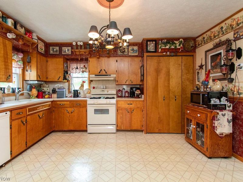 4054 S Medina Line Road, Norton, OH 44203 Photo 6