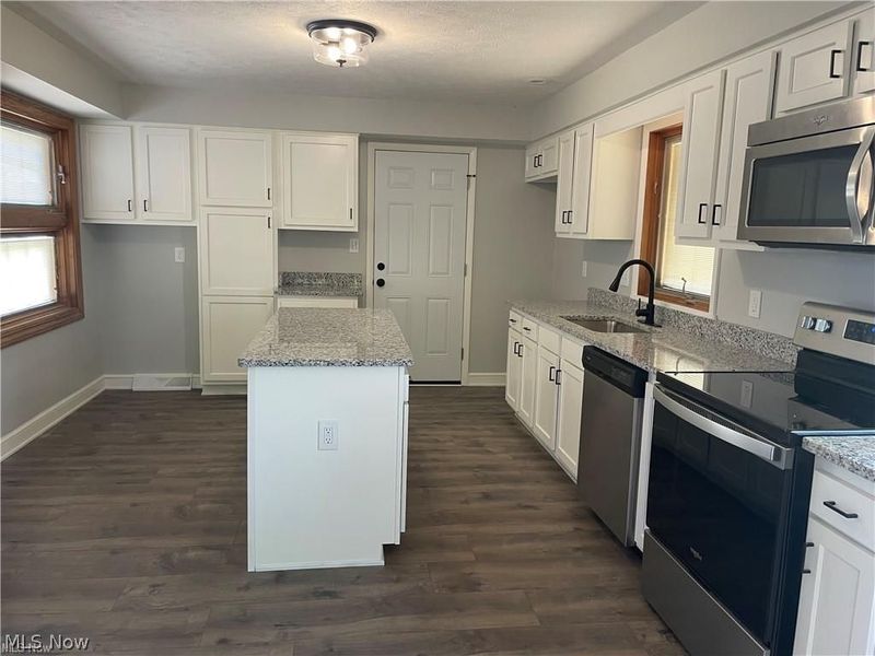 8045 Royal Ridge Drive , Parma, OH 44129 Photo 6