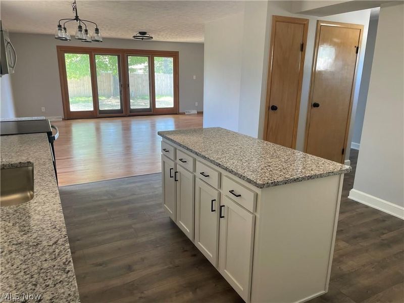 8045 Royal Ridge Drive , Parma, OH 44129 Photo 8