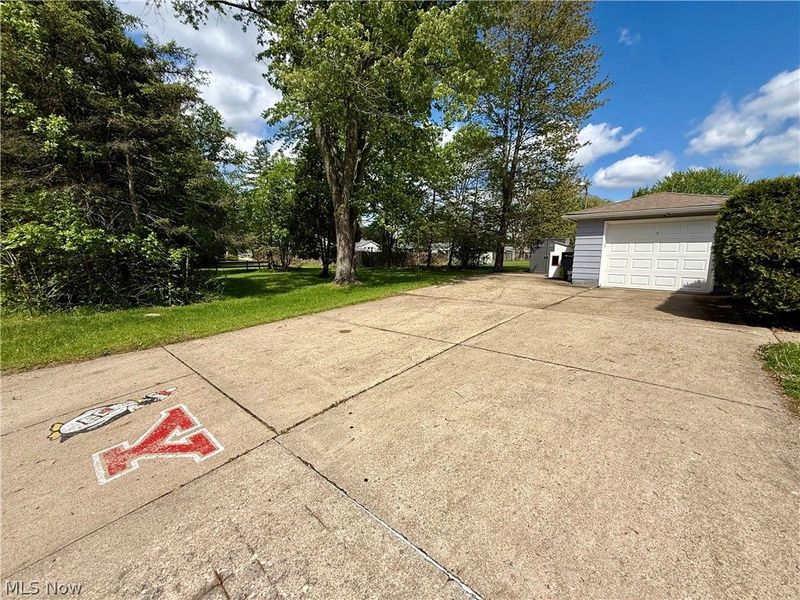 1710 Halbert Drive , Youngstown, OH 44514 Photo 24