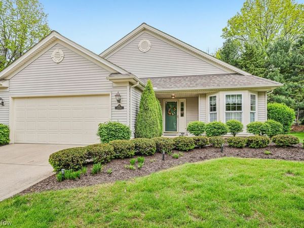 21293 Woodview Circle , Strongsville, OH 44149