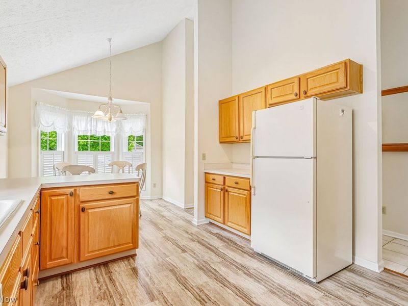21293 Woodview Circle, Strongsville, OH 44149 Photo 10