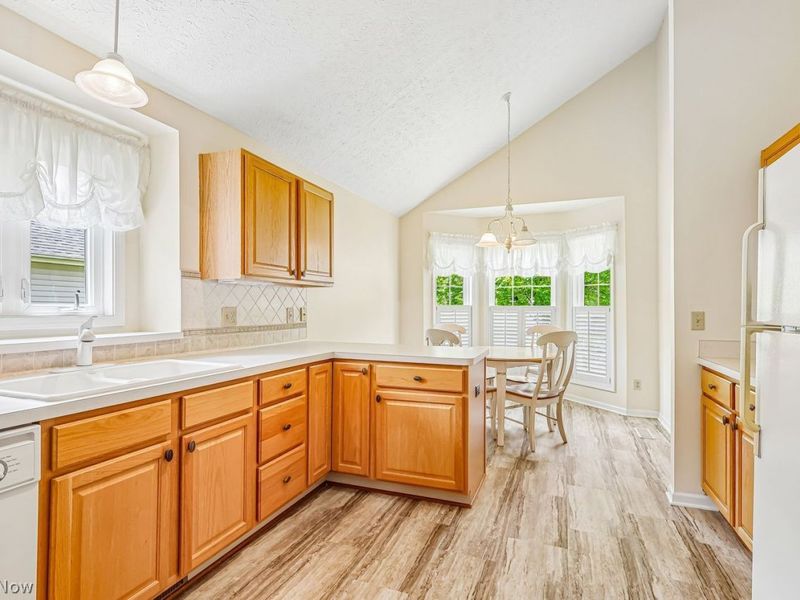 21293 Woodview Circle, Strongsville, OH 44149 Photo 9