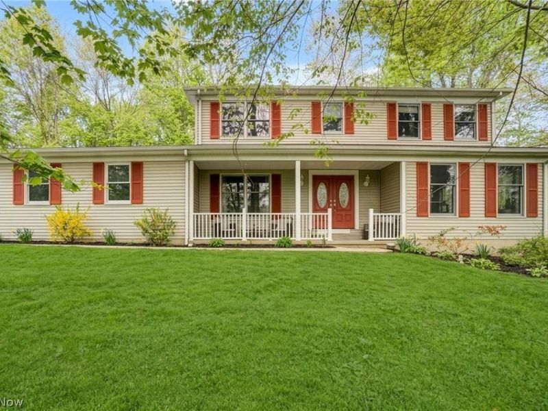 7901 Pettibone Road, Chagrin Falls, OH 44023 Photo 2