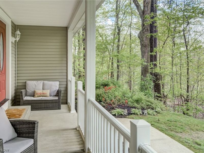 7901 Pettibone Road, Chagrin Falls, OH 44023 Photo 4