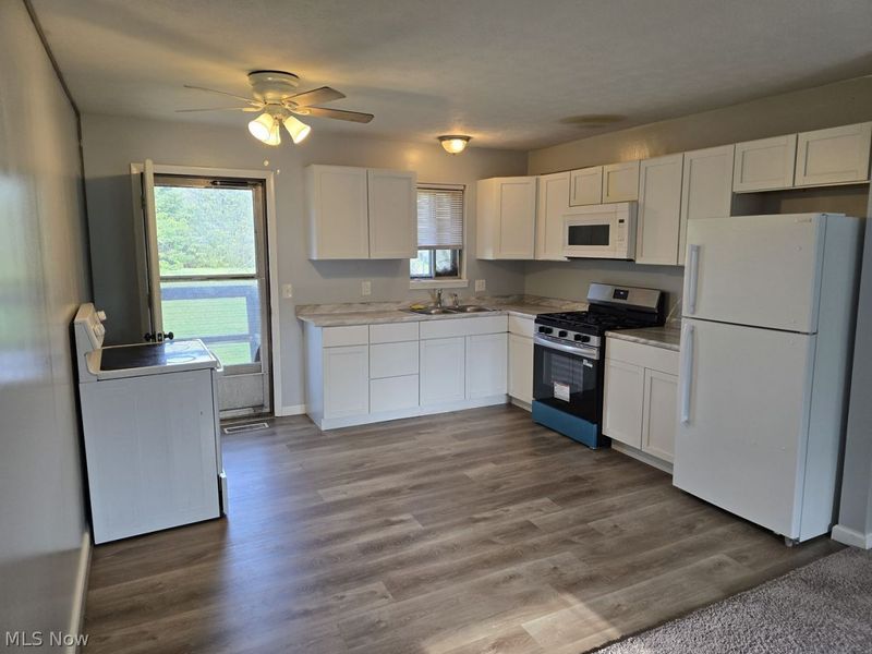 17253 Howe Road , Strongsville, OH 44136 Photo 7
