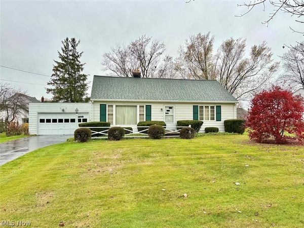 5090 Lake Vista Drive , Solon, OH 44139