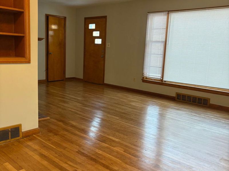 5090 Lake Vista Drive, Solon, OH 44139 Photo 3