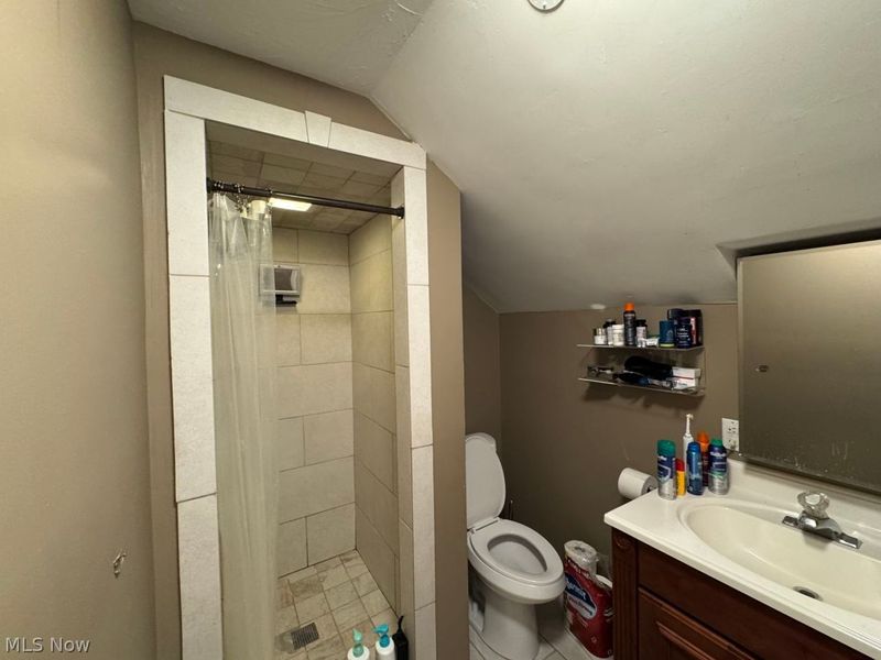 23920 Glenhill Drive, Beachwood, OH 44122 Photo 2