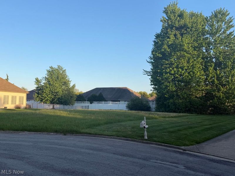 #5 Nashua Drive, Youngstown, OH 44515 Photo 2