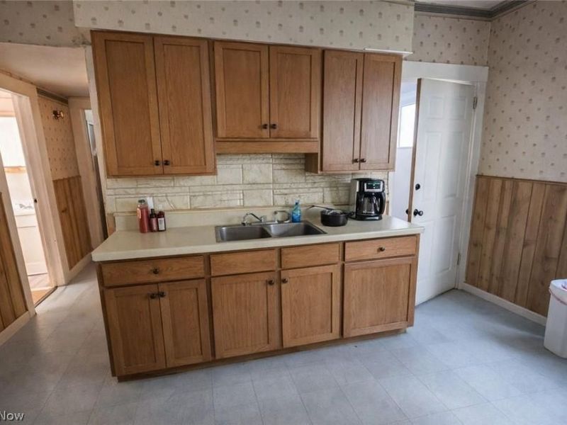 3716 E 50th Street, Cleveland, OH 44105 Photo 4