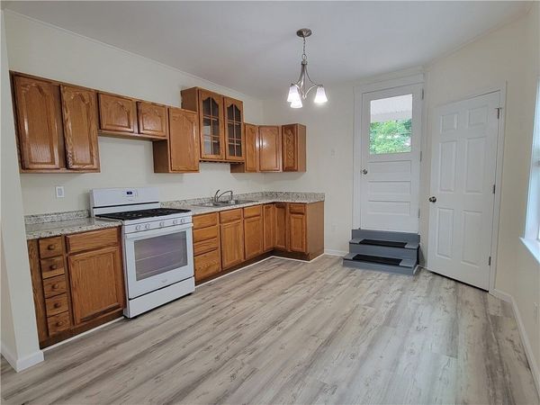 1110 5th Ave , Coraopolis, PA 15108
