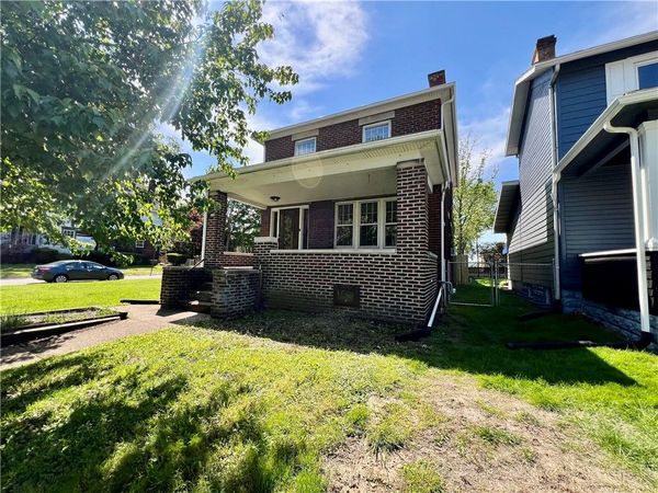 124 E Wallace Ave , New Castle, PA 16101